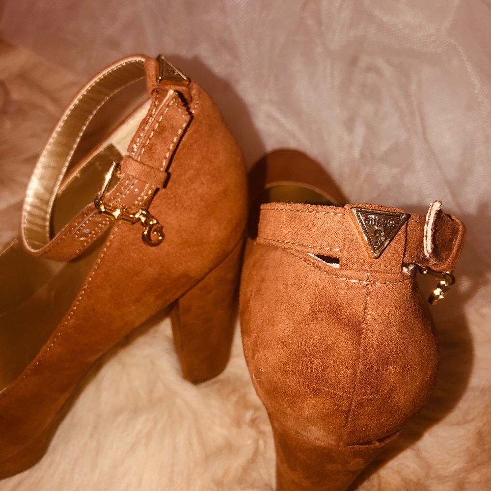 GUESS Platform Heels - Picture 3 of 4